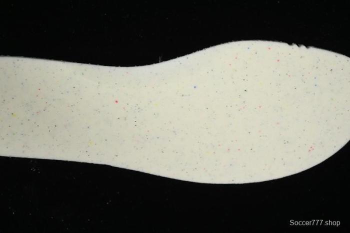 Nike Zoom Fly 6 Lightweight Responsive Running Shoes with Flyknit and React Technology - FN8454-100