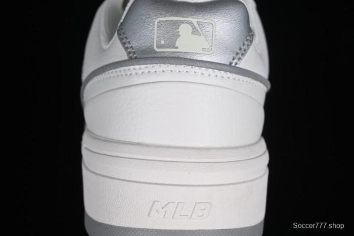 MLB Chunky Liner New York Yankees Lightweight Platform Sneakers with 6cm Height Increase - 3ASXCLB3N50SIS