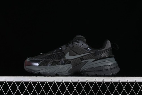 Nike Runtekk V2K Retro Low-Top Running Shoes with Cushlon Midsole and Anti-Slip Design - FD0736-001