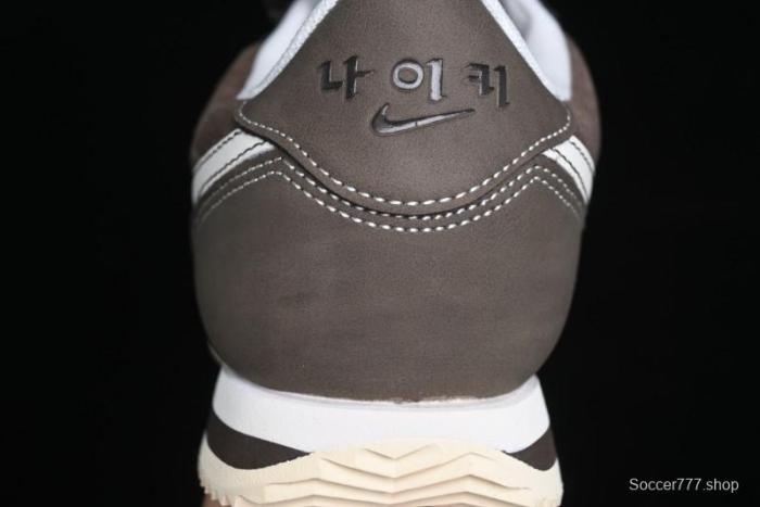 Nike Classic Cortez Leather Retro Running Shoes - FQ8144-237