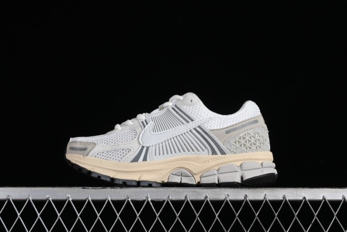 Nike Zoom Vomero 5 Retro Casual Running Shoes with EVA Lightweight Cushioning - HF0731-007