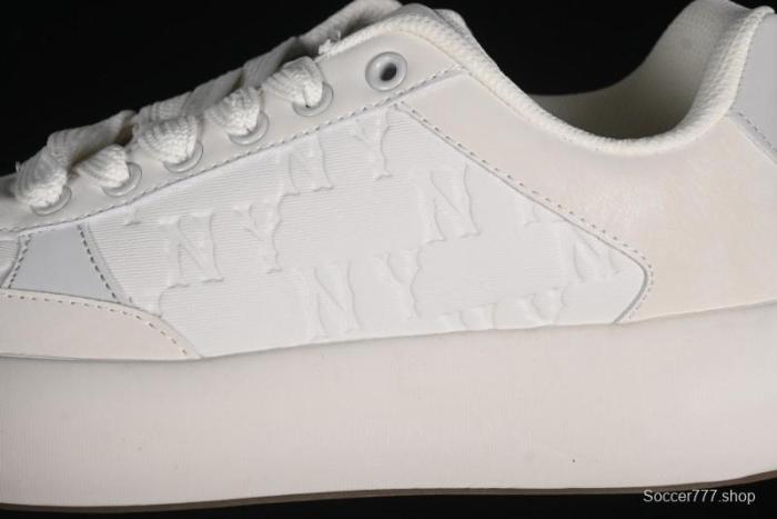 MLB Chunky Classic Base New York Yankees Lightweight Platform Casual Sneakers - 3ASXBMN4N50GRL