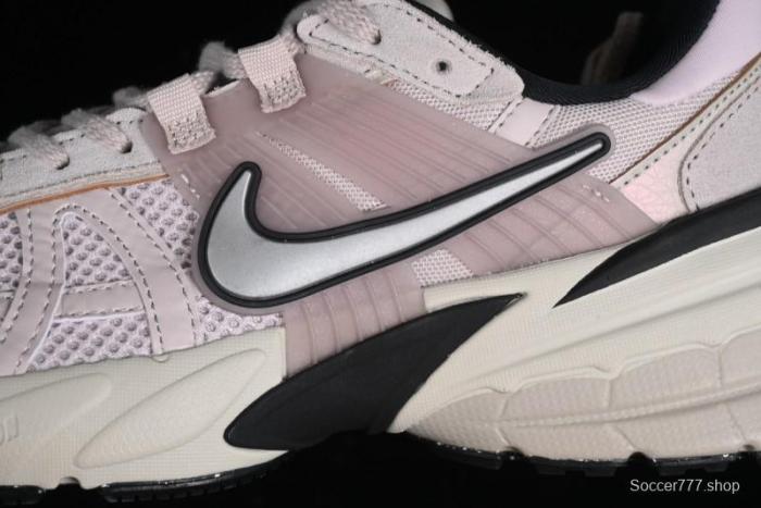 Nike Runtekk Run V2K Low-Top Retro Running Shoes with Cushlon Midsole and Anti-Slip Design - FN6703-001