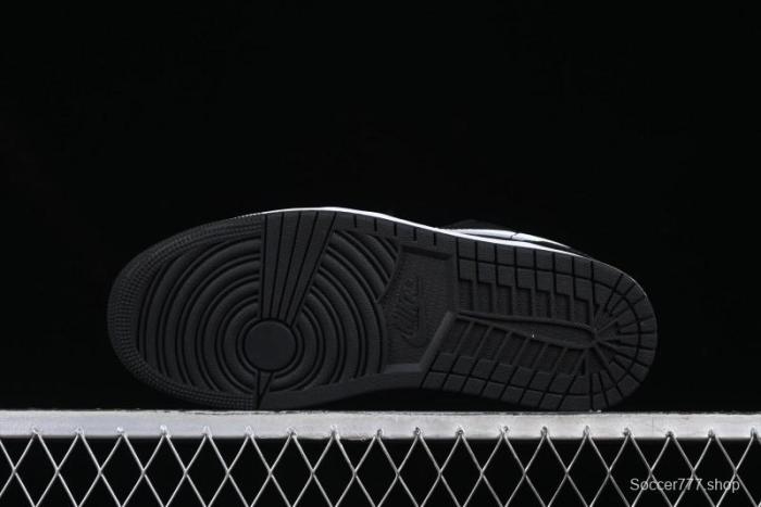 Nike Air Jordan 1 Low Retro Basketball Shoes in Black and White - 553558-043