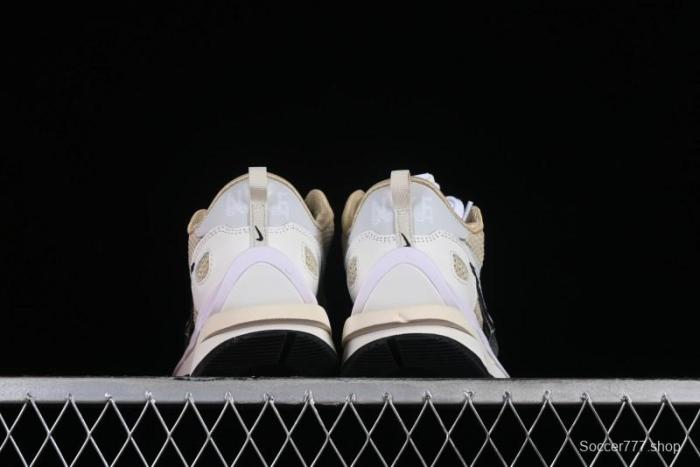 Nike Sacai VaporWaffle 3.0 Fashion-Forward Running Shoes - CV1363-108