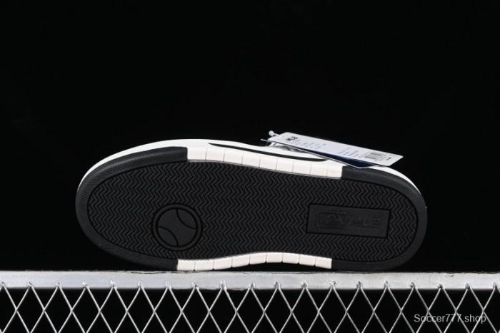 MLB Chunky Liner New York Yankees Lightweight Platform Sneakers with 6cm Height Increase - 3ASXCMM4N50BKS