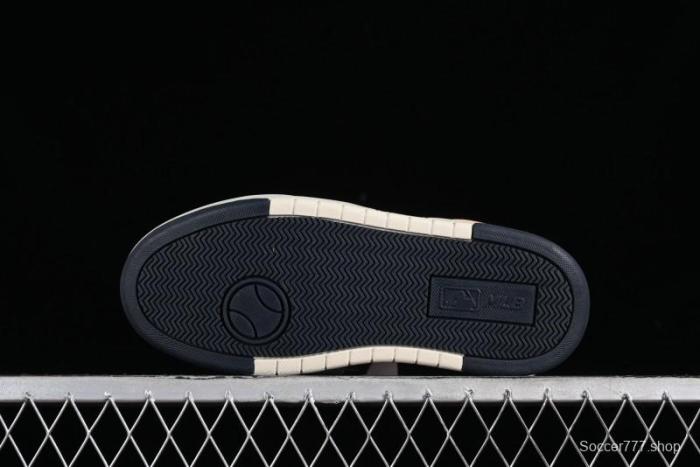 MLB Chunky Liner Basic New York Yankees Thick Platform Casual Sneakers with 6cm Height Increase - 3ASXCLS3N43WIS