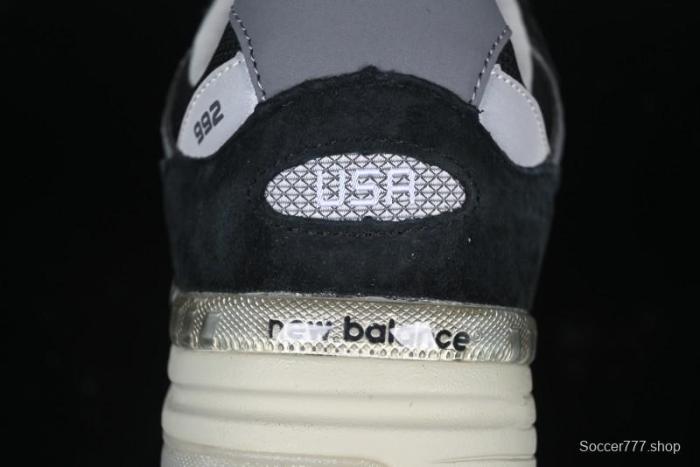 New Balance Made In USA 992 Classic Retro Running Sneakers with Superior Comfort - M992BK