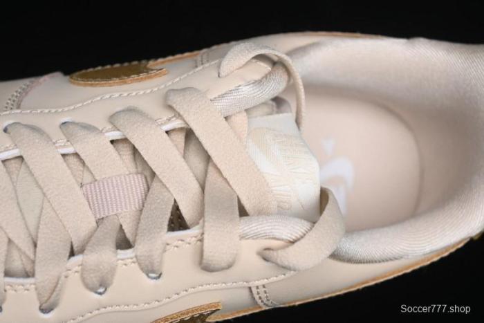 Nike Air Force 1 '07 Low Top Sneakers with Full-Grain Leather and Air Cushion - DQ7569-102