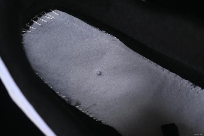 Nike Air Max 90 Retro Running Shoes with Visible Air Cushion - DM6178-010