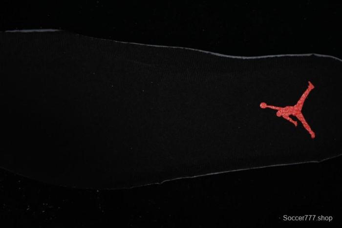 Nike Air Jordan 13 Retro Basketball Shoes in Black/White - 414571-104