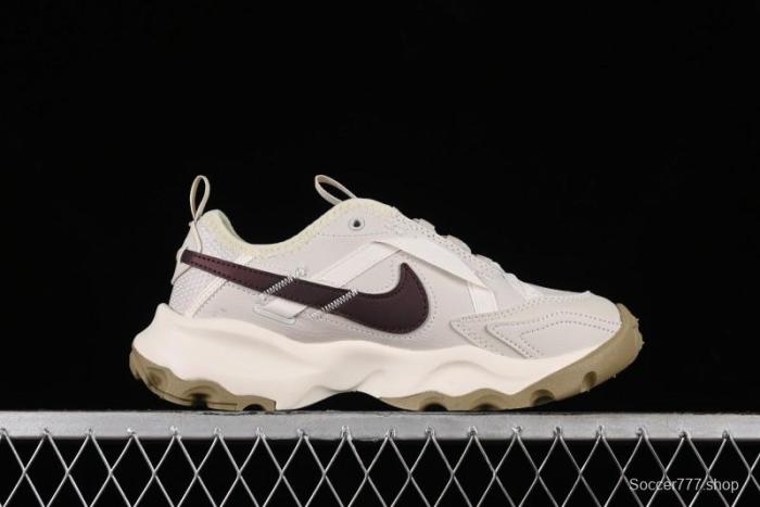 Nike TC 7900 Retro Dad Shoes with Reflective Swoosh and Cushioned Sole - DD9682-003