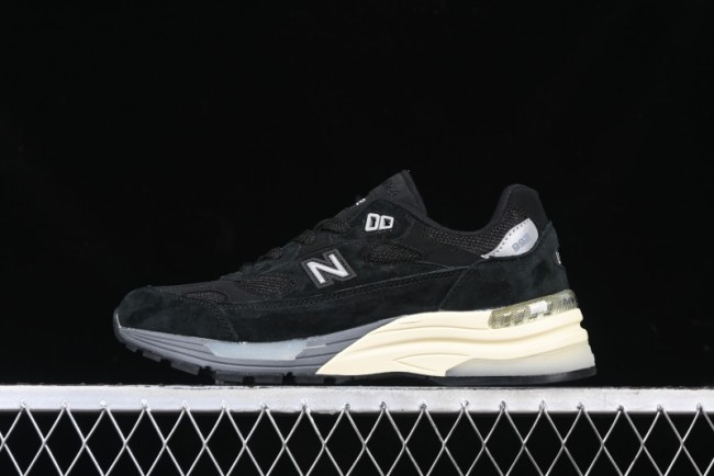 New Balance Made In USA 992 Classic Retro Running Shoes with Superior Cushioning - M992BL
