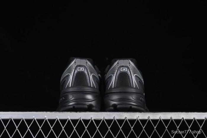 New Balance 740 Black and Silver Retro Running Sneakers for Men