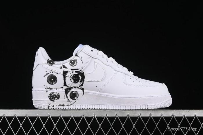 Comme des Garcons Shirt x Supreme x Nike Air Force 1 '07 Low Top Casual Sneakers - 923044-100