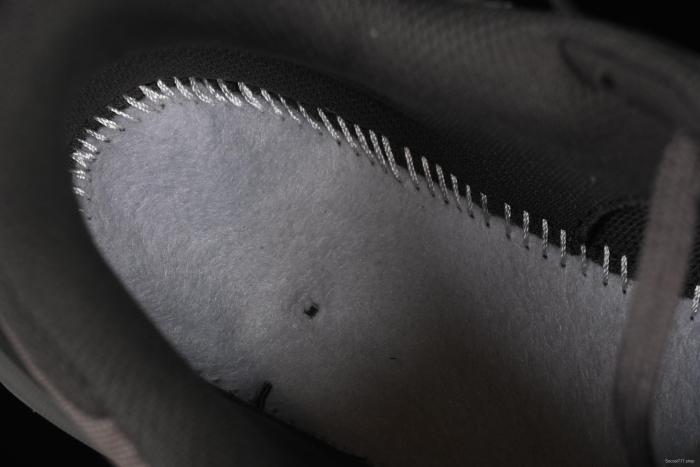 Nike V2K Run Cushioned Anti-Slip Retro Low-Top Running Shoes - HQ1678-200