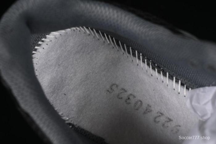 Asics Tiger GEL-1130 Low-Top Casual Running Shoes with Outdoor Style and GEL Cushioning - 1201A906-001