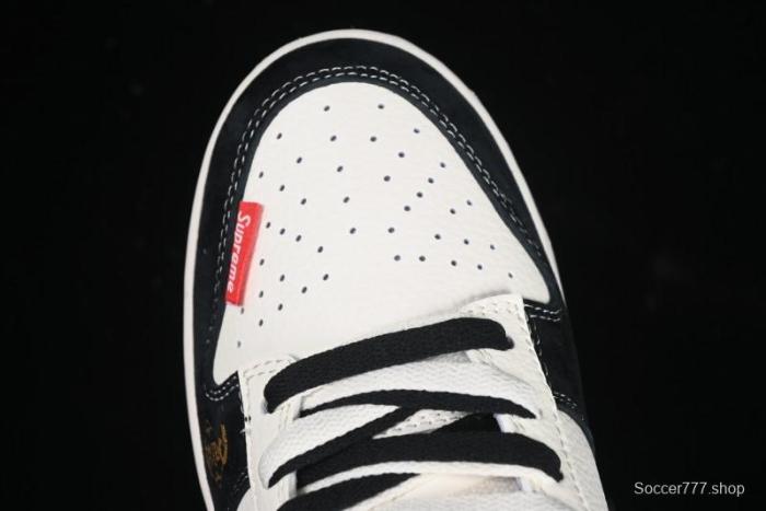 Nike SB Dunk Low Supreme Year of the Snake Limited Edition Black Snake Print Low-Top Casual Sneakers - XS1086-016