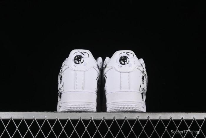 Comme des Garcons Shirt x Supreme x Nike Air Force 1 '07 Low Top Casual Sneakers - 923044-100