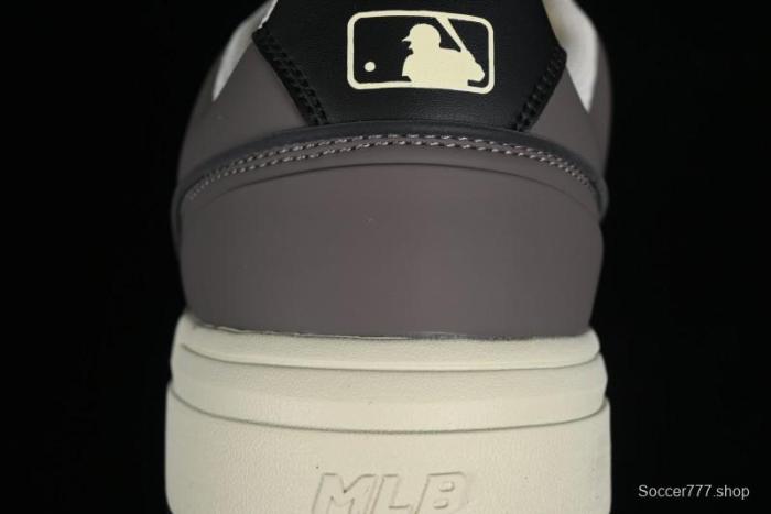 MLB Chunky Liner Basic New York Yankees Height Increasing Thick Sole Casual Sneakers - 3ASXCLB3N50CGS