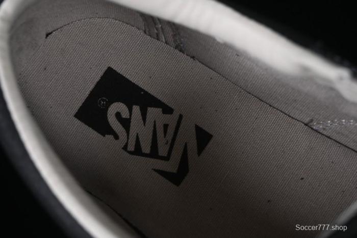 Vans Premium Old Skool 36 Full-Grain Leather Retro Skate Shoes - VN000D57BLK