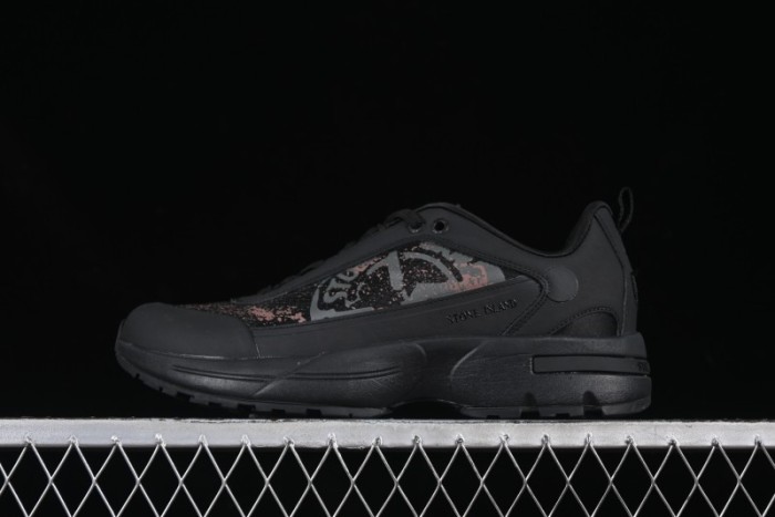 Stone Island Grime Panelled Low-Top Lifestyle Sneakers in Dark Brown - 79FWS0303