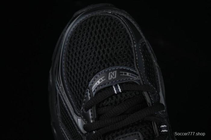 New Balance 740 Black and Silver Retro Running Sneakers for Men