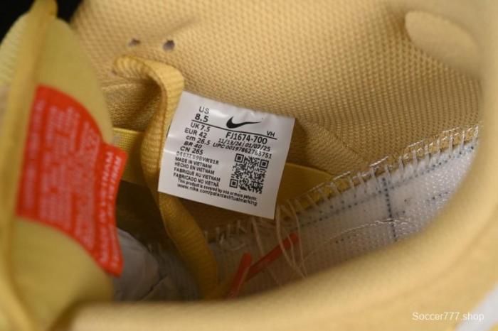 Nike SB Dunk Low Saturn Gold Low-Top Skate Shoes - FJ1674-700