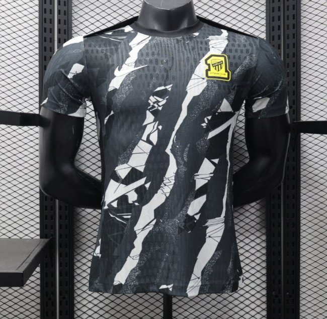 Player Version 25/26 FC
Al-Ittihad Black with Abstract Camouflage Pattern Jersey