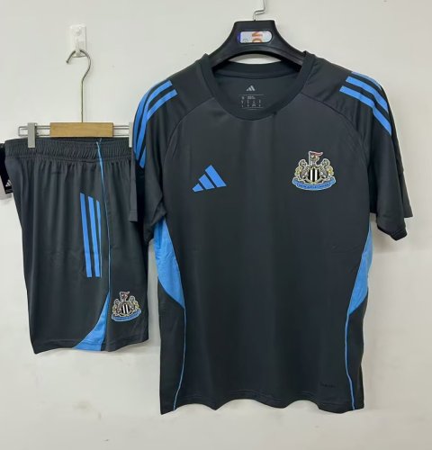 25/26 Newcastle United Pre-Match Training Jersey Grey+ Shorts
