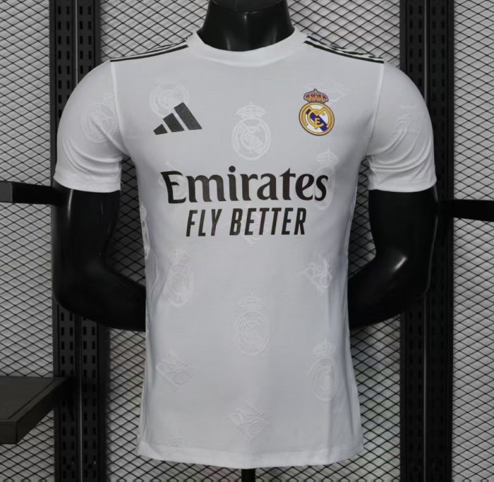 Player Version 25/26 Real Madrid White with Embossed Royal Crest Pattern Jersey