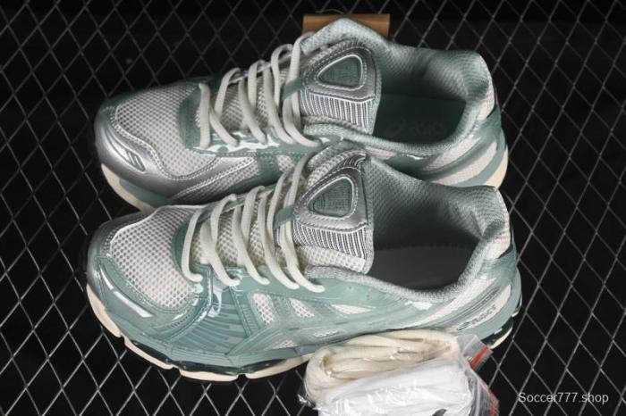 Asics Gel-Nimbus 12.1 Retro Breathable Cushioned Men's Running Shoes - 1203A675-100