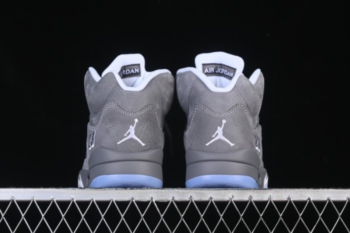 Nike Air Jordan 5 Retro Basketball Shoes with Wolf Grey Design - DD0587-002