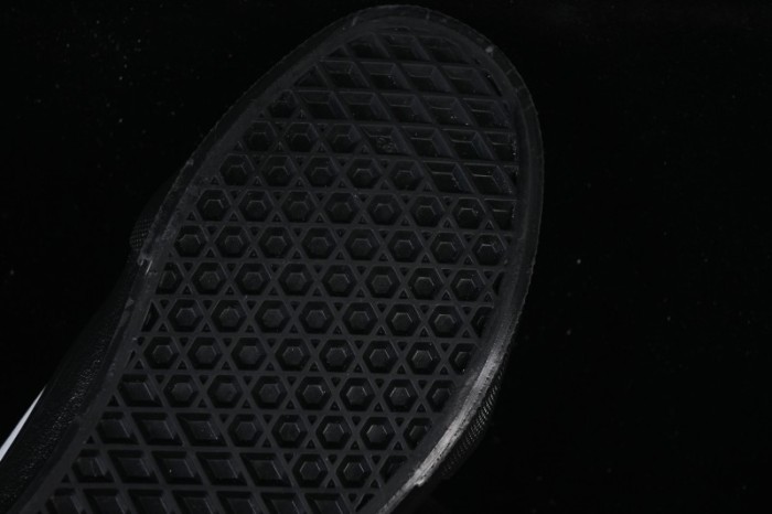 Vans Knu Skool Low-Top Suede Skate Shoes - VN0009QCBMA