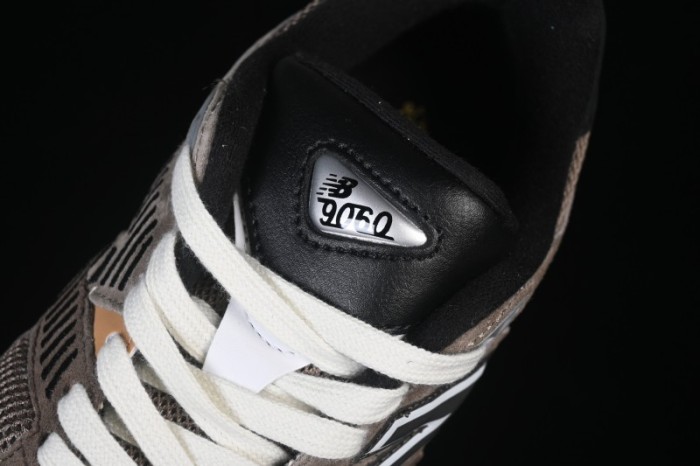 New Balance Retro Casual Running Shoes with ABZORB Cushioning - U9060FMB