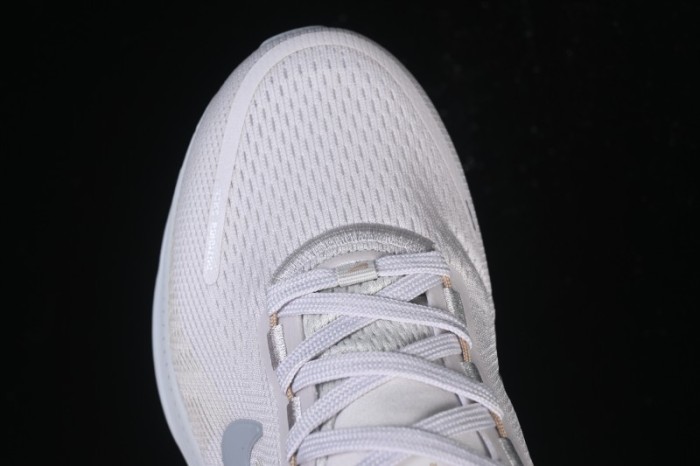 Nike Air Zoom Vomero 18 Cushioned Running Shoes - HM6803-009