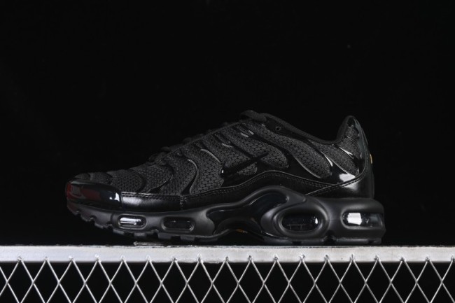 Nike Air Max Plus Retro Running Shoes with Air Cushion Technology - 604133-050