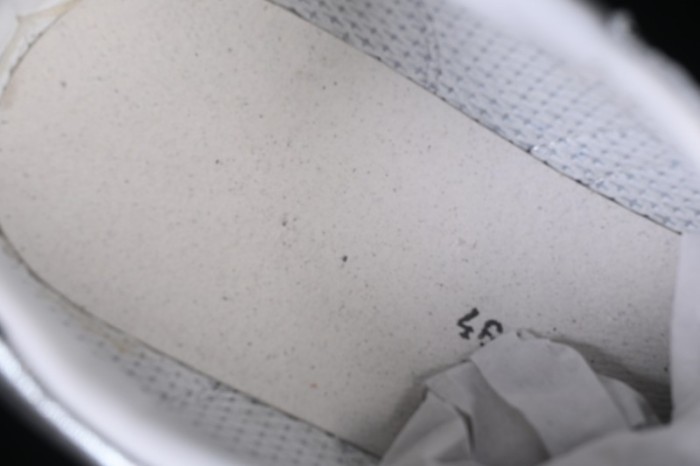 Onitsuka Tiger Edr 78 Low-Top Running Shoes with Comfortable Anti-Slip Durable Design - 1183C530-020