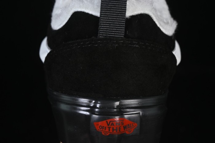 Vans Knu Skool Low-Top Suede Skate Shoes - VN0009QCBMA