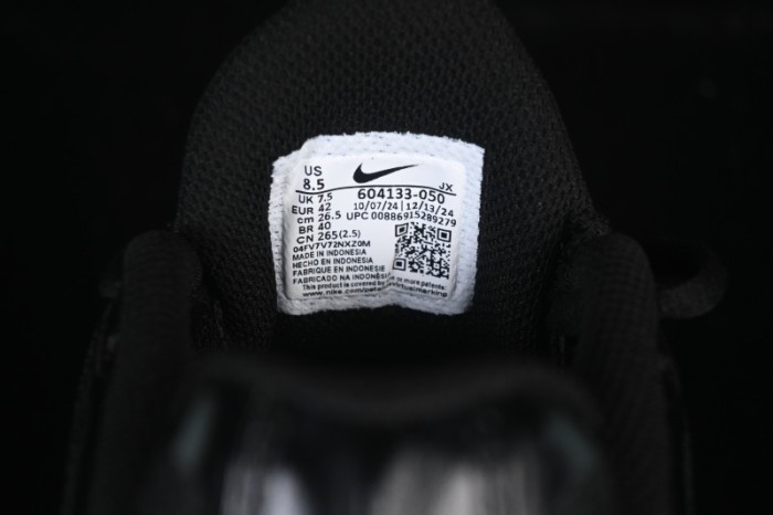 Nike Air Max Plus Retro Running Shoes with Air Cushion Technology - 604133-050