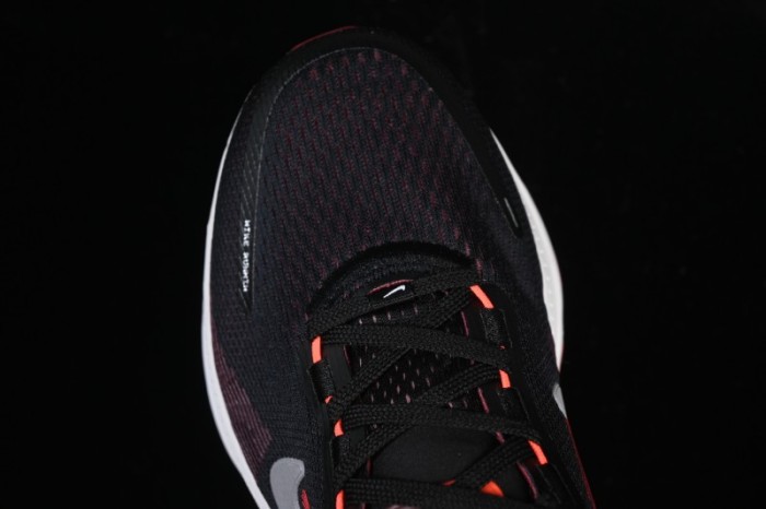 Nike Air Zoom Vomero 18 Cushioned Running Shoes - HM6803-008