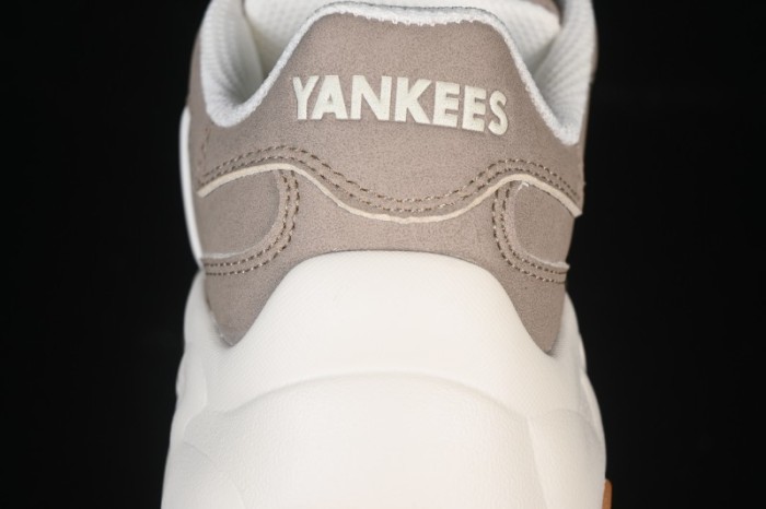 New York Yankees Bigball Chunky Vintage Window Platform Sneakers - 3ASHVT35N50BRS