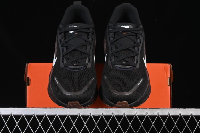 Nike Air Zoom Vomero 18 Cushioned Running Shoes - IH4454-001