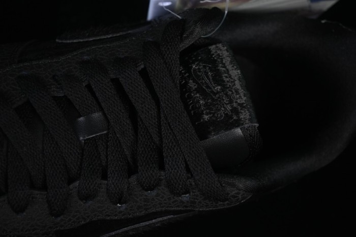 Nike Air Force 1'07 Low Casual Sneakers with Full-Length Air Cushion - HQ1977-001