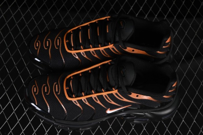 Nike Air Max Plus Retro Running Shoes with Air Cushion - FN6949-400