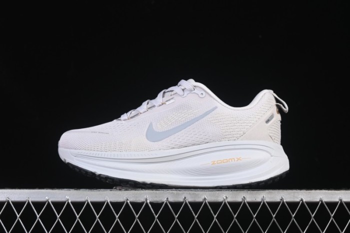 Nike Air Zoom Vomero 18 Cushioned Running Shoes - HM6803-009