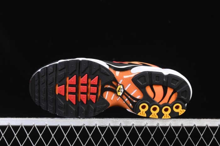 Nike Air Max Plus Retro Running Shoes with Air Cushion Technology - HF0552-001