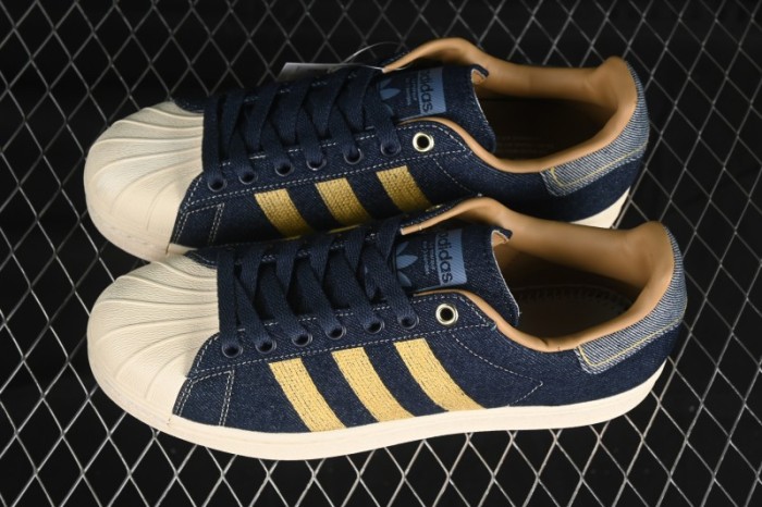 Adidas Superstar 82 Casual Sneakers with Shell Toe Design - JH5577