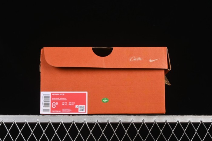 Nike Air Max 95 Retro Cushioned Running Shoes with Air-Sole Unit - FB2709-001