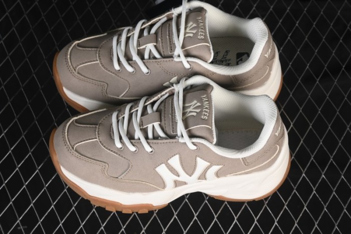 New York Yankees Bigball Chunky Vintage Window Platform Sneakers - 3ASHVT35N50BRS